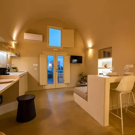 Rockhill Luxury Imerovigli Villa *