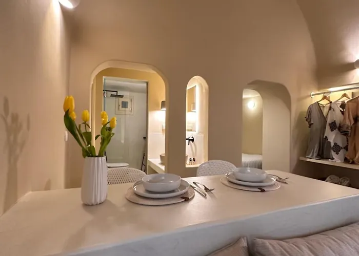 Rockhill Luxury Imerovigli Villa